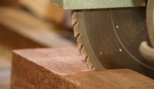 Hout op maat zagen